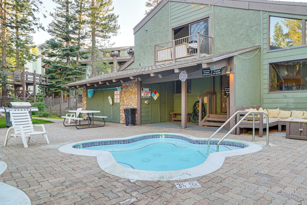 St Anton Condo in Mammoth Lakes!