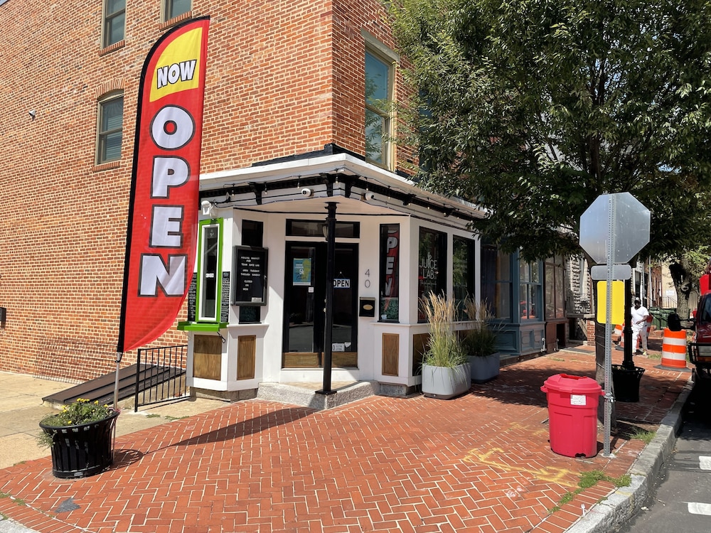 Downtown Suite - Close to Topgolf, Horseshoe Casino, UM Baltimore - Property Image 11