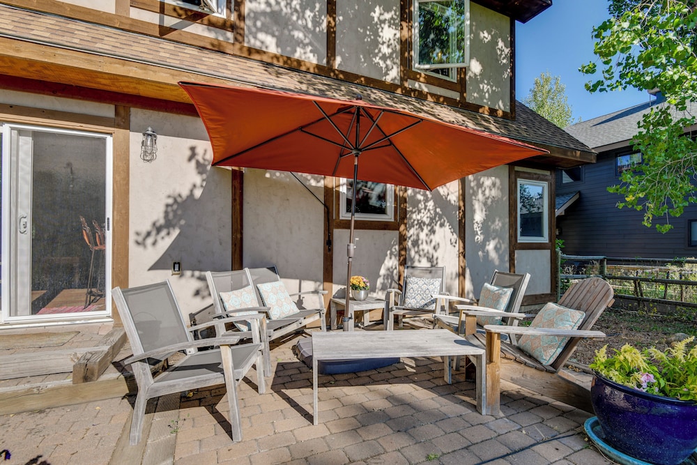 Bike, Hike & Ski: Artsy Steamboat Springs Retreat!