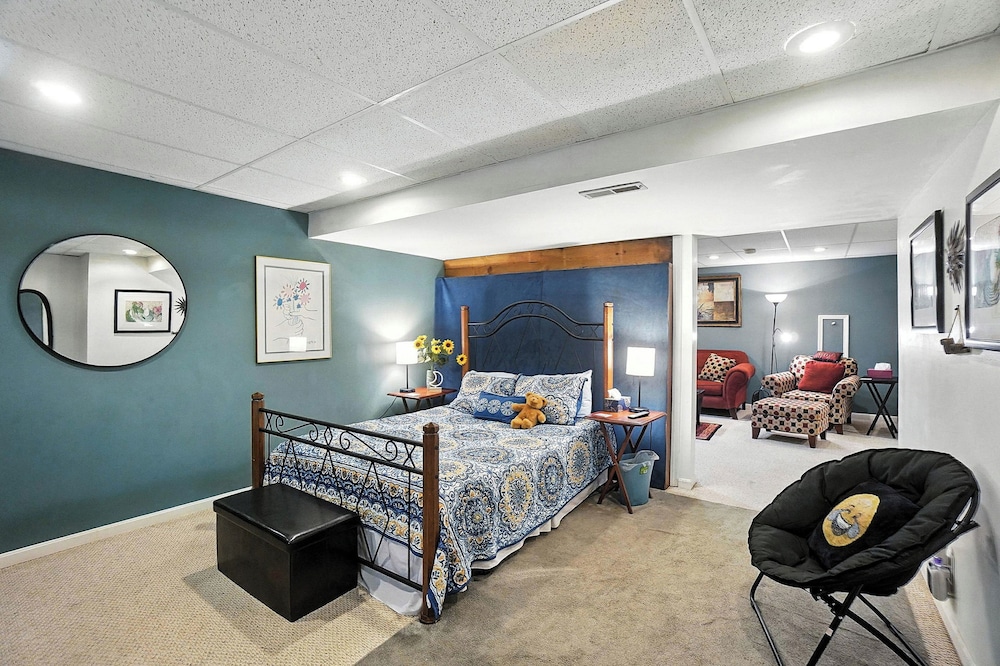 10 Mi to Dtwn: Cozy Couple's Getaway in Cincinnati