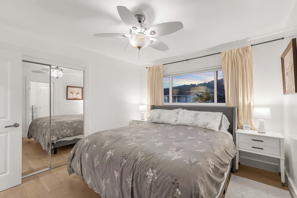 @marbella Lane-oceanfront Retreat w/ Stunning View