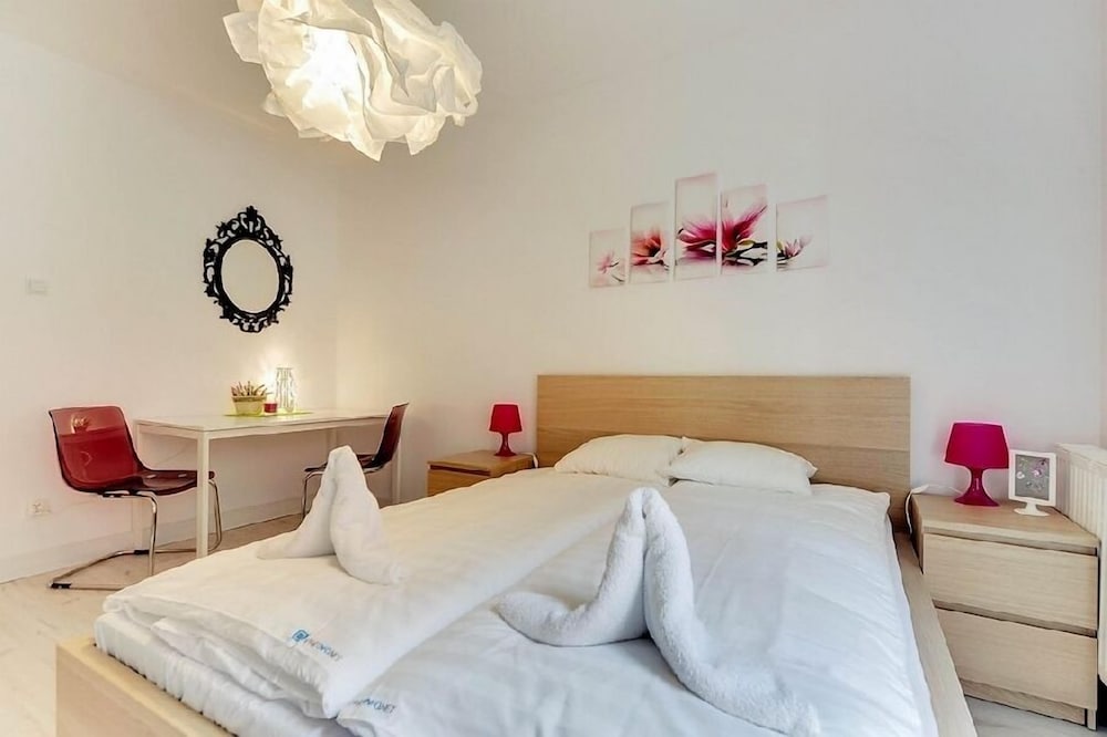 Apartinfo Island Apartments