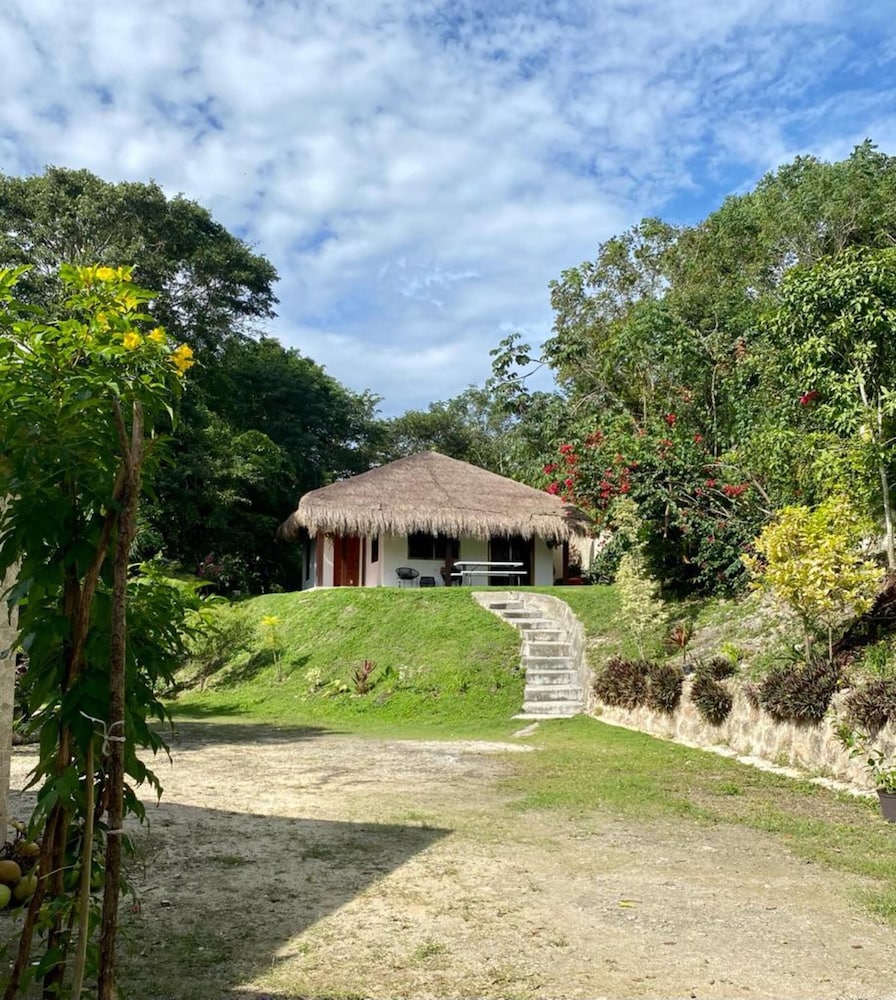 Hotel Cabaña Sofia Bacalar - Image 1