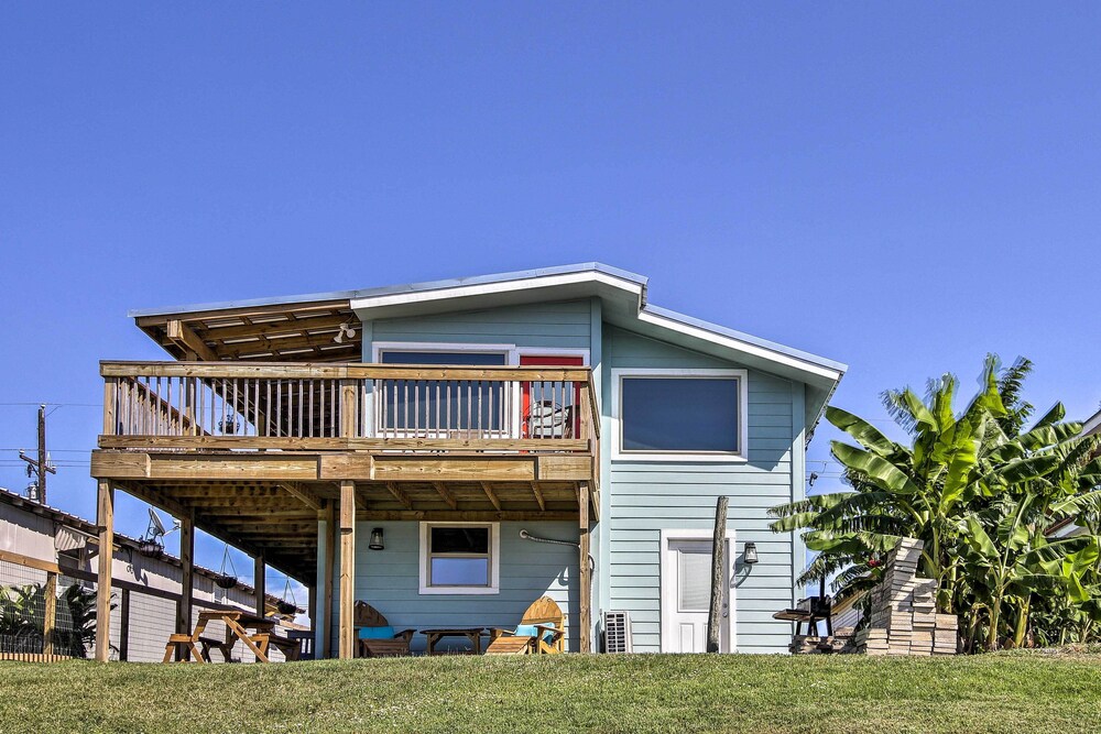 Sunny, Waterfront Rio Hondo Studio w/ Shared Perks view 5