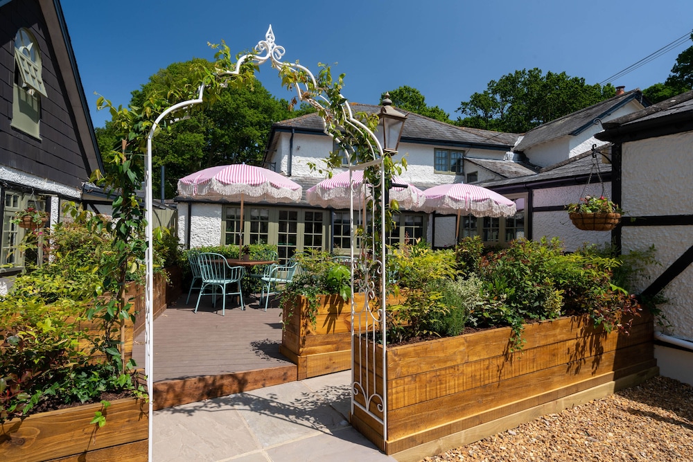 High Corner Inn