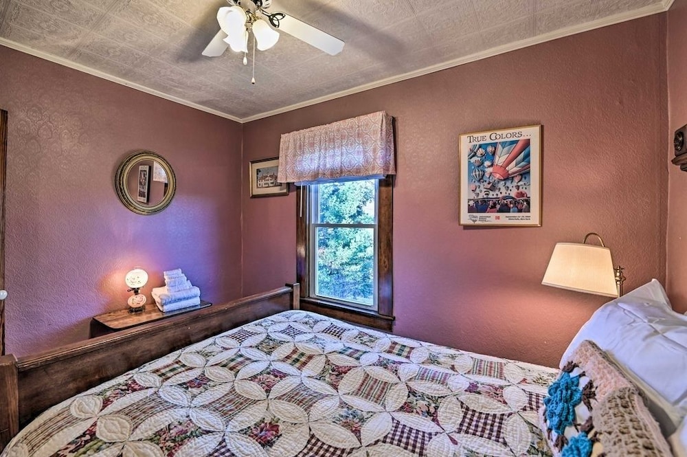 10 Mi To Gore Mountain: Home In Adirondack Park 5 Bedroom Home