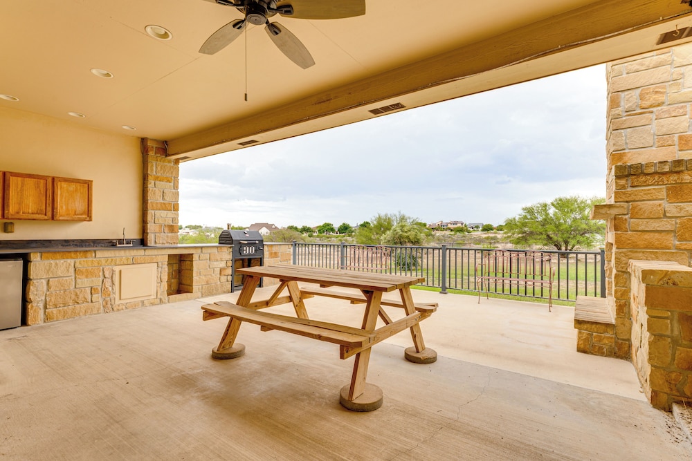 1 Mi From Lake: Pet-friendly Del Rio Gem