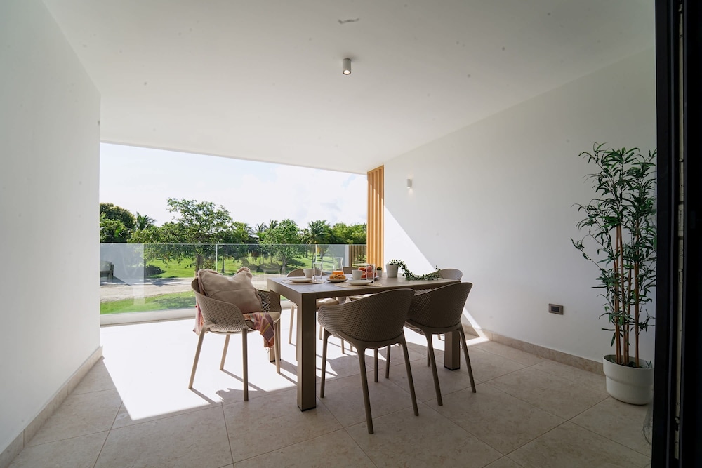 Fantastic new Golf View Apartment