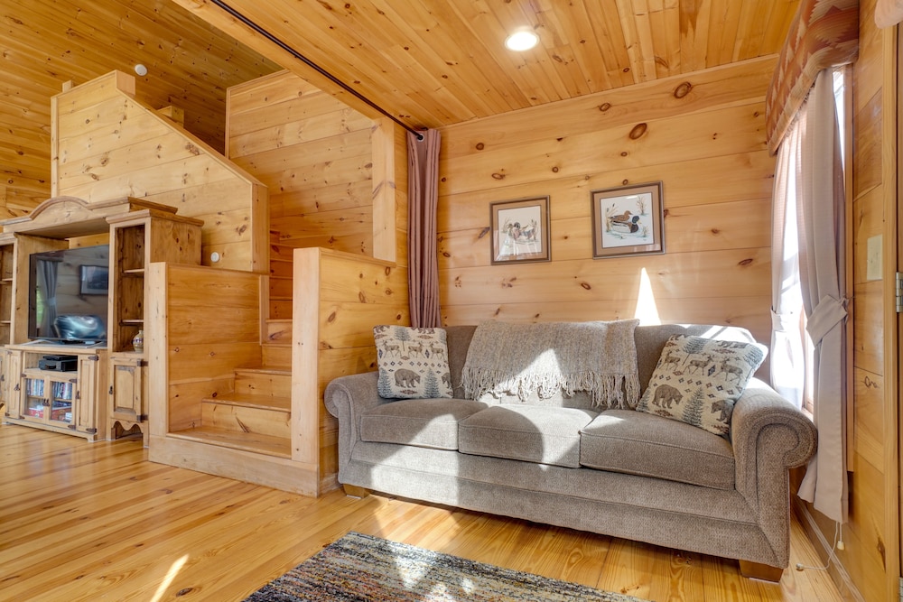 Picturesque Clayton Cabin w/ Mountain Views!