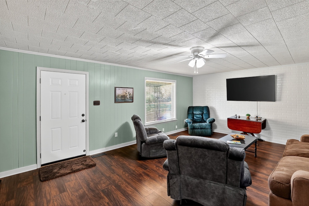 The Decoy Den Perfect For Hunters & Anglers 4 Bedroom Home