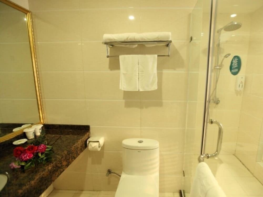 GreenTree Business Inn HuiZhou South Railway Station DanShui RenMin Road Business Hotel