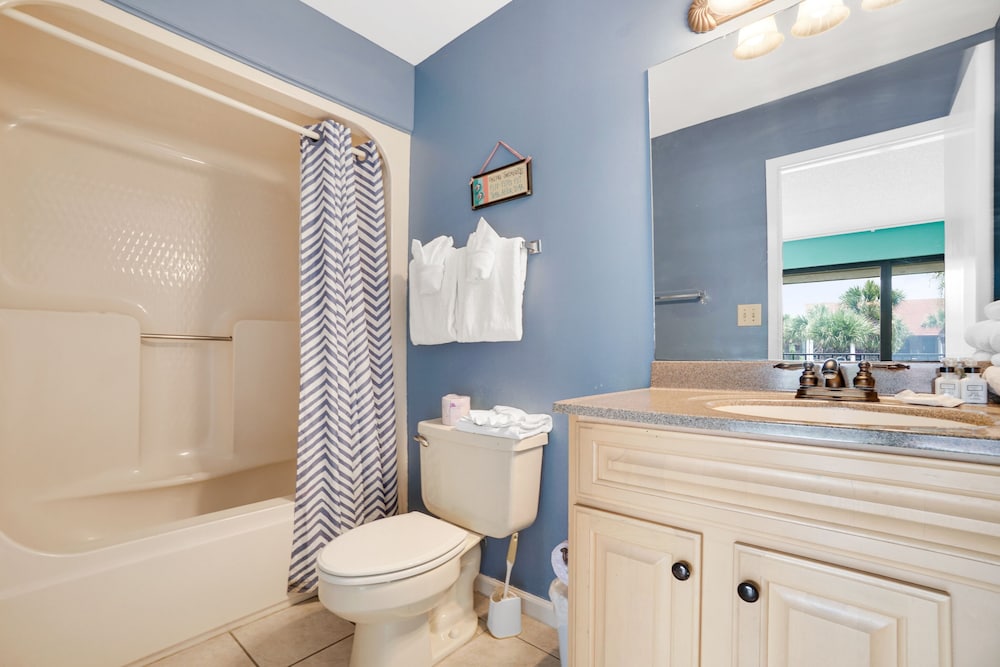 Edgewater Beach & Golf Resort by Panhandle Getaways