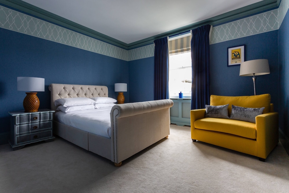 Stafford Terrace IV by Onefinestay