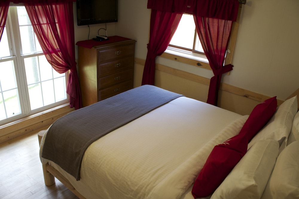 Black Elk Resort Cottages and RV Park