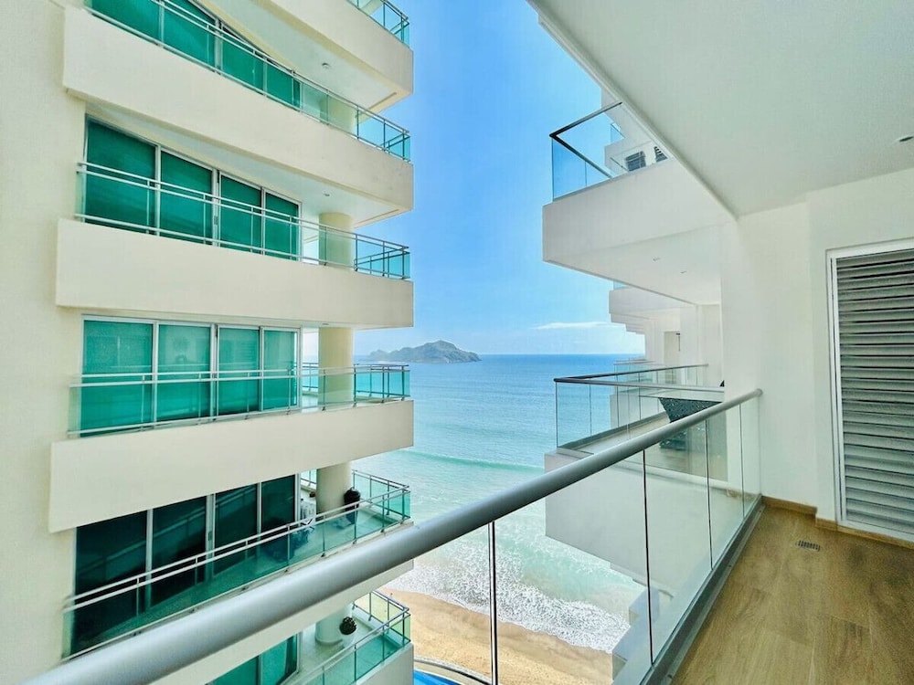 Torre Eleve Apartments
