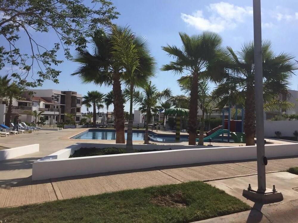 Condo SA view 3