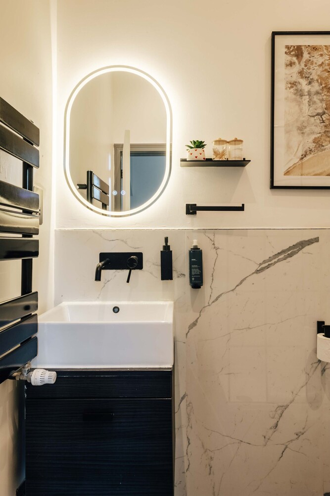 Cosy and Modern Duplex in the Heart of Earls Court