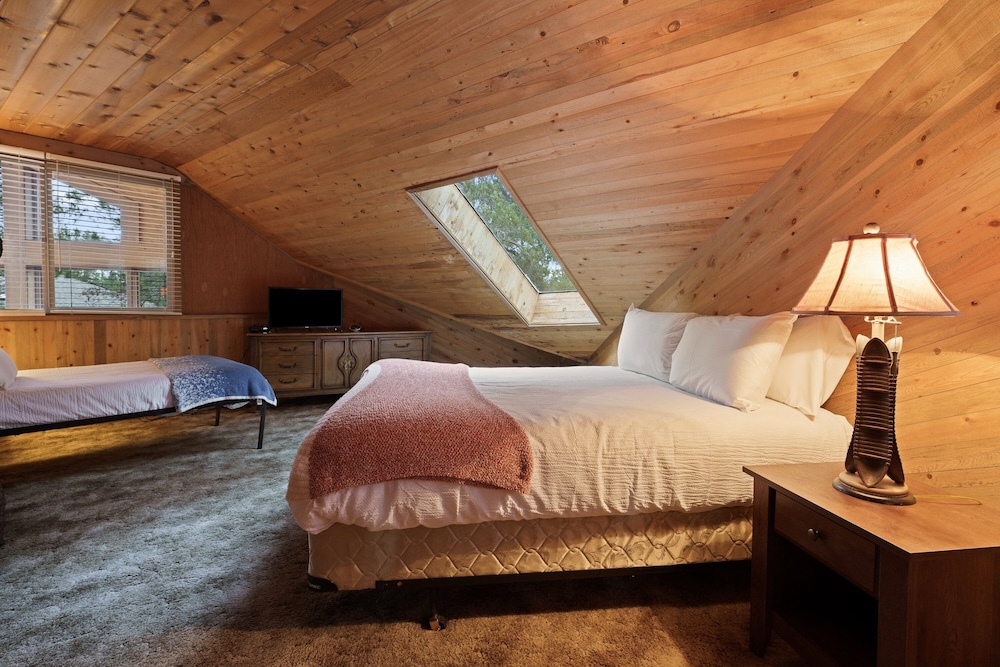 Poplar 35 5 Bedroom Home