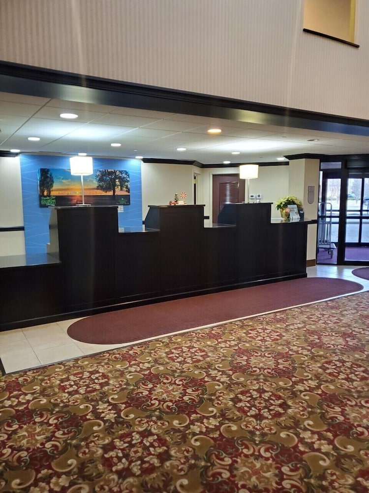 Holiday Inn Express Mentor Banquet Center by IHG view 2