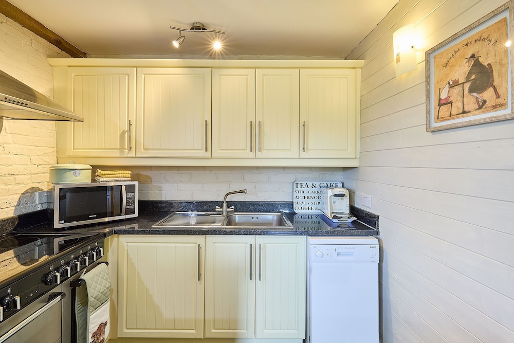 Host Stay Granary Barn