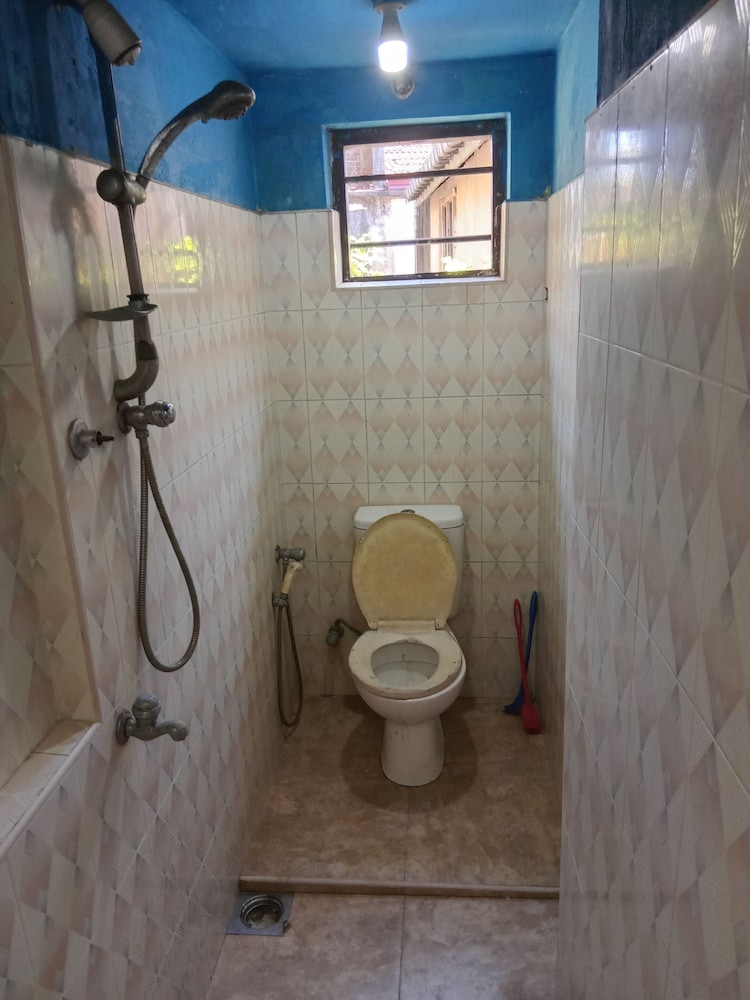 Amaya Hostel and Restaurant