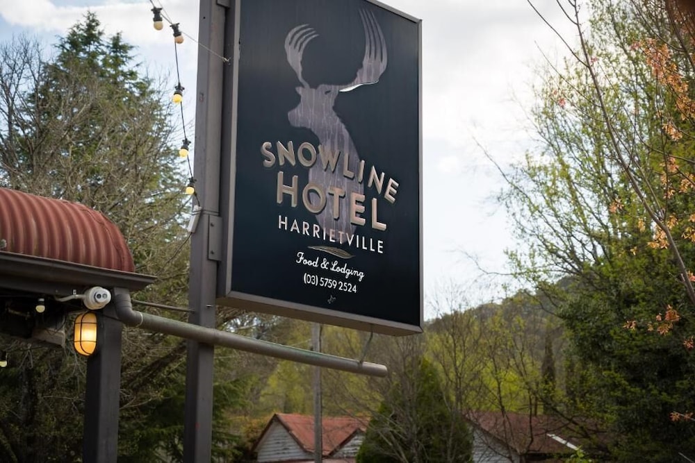 Harrietville Snowline Hotel