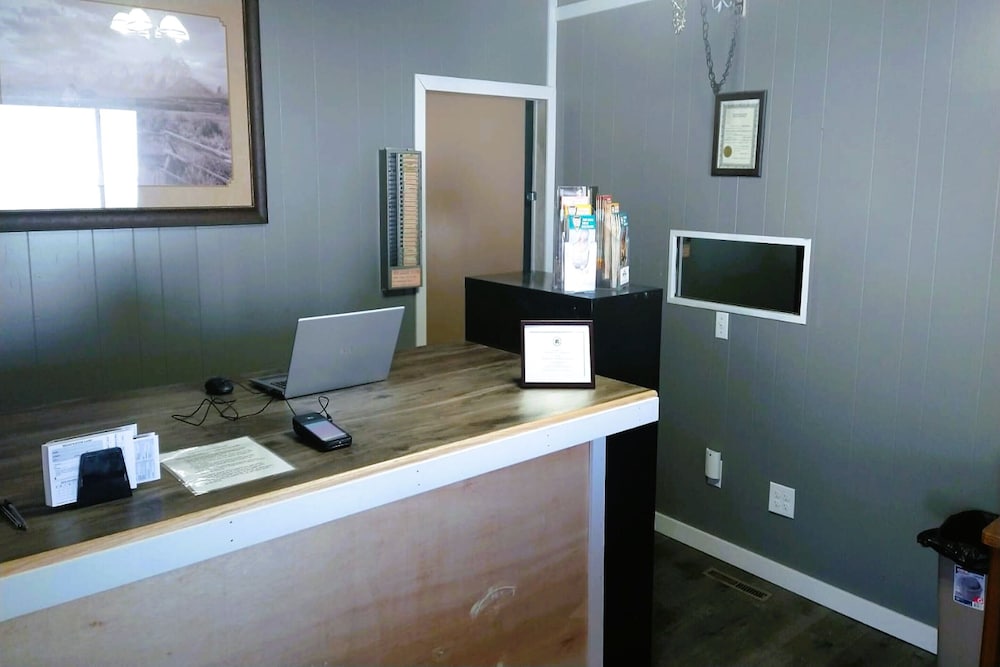 Love Hotels Desert Inn & RV by OYO at Boysen Wind River WY view 3
