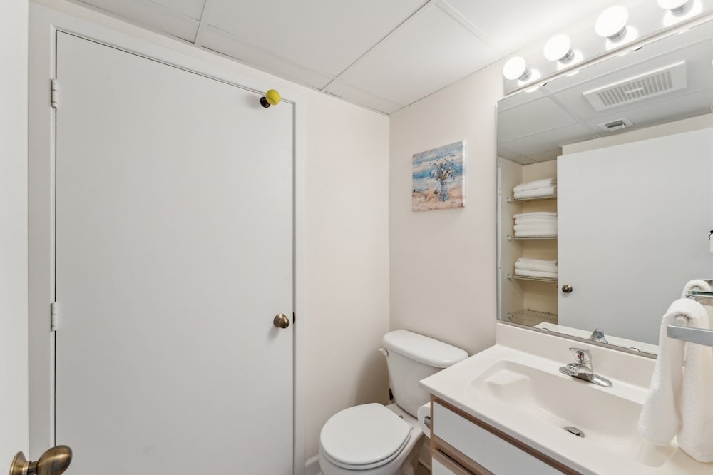 Stunning Ocean Views From The 10th Floor 1 Bedroom Condo