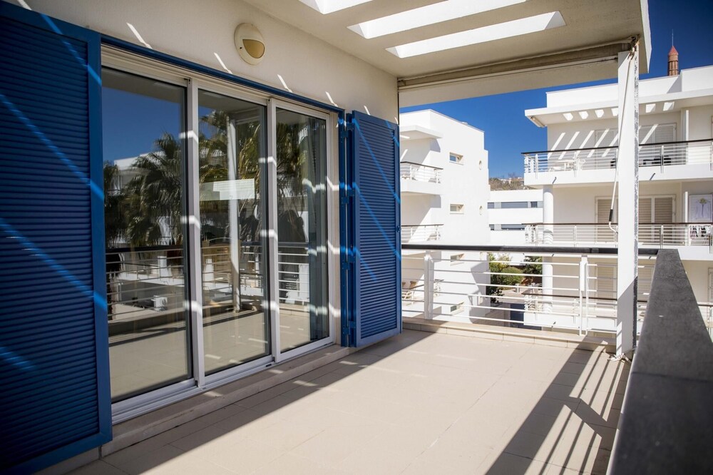 B06 - Top Floor Marina Club 2 Bed Apartment by DreamAlgarve