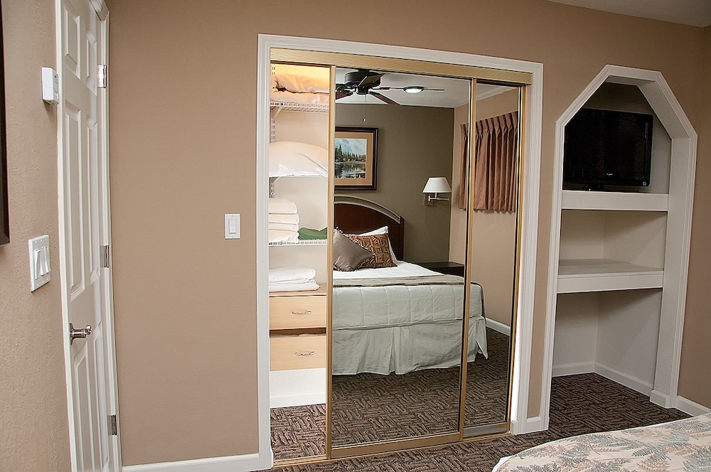 Lake Tahoe Vacations - Beachcomber Inn - Property Image 59
