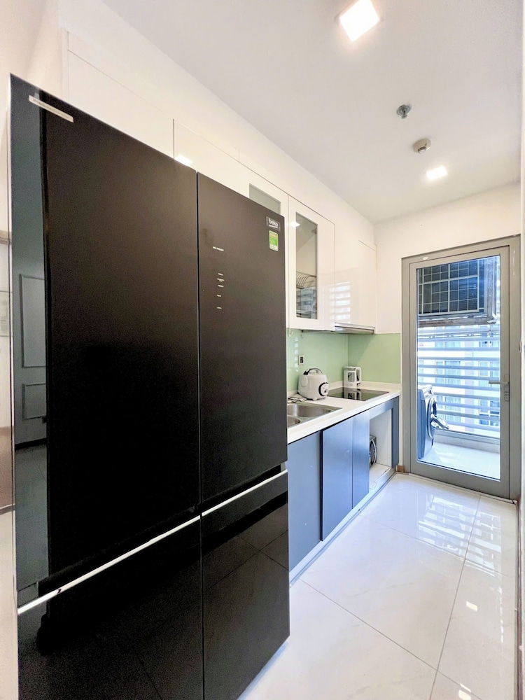 Apartment Landmark 81 by Urban Home