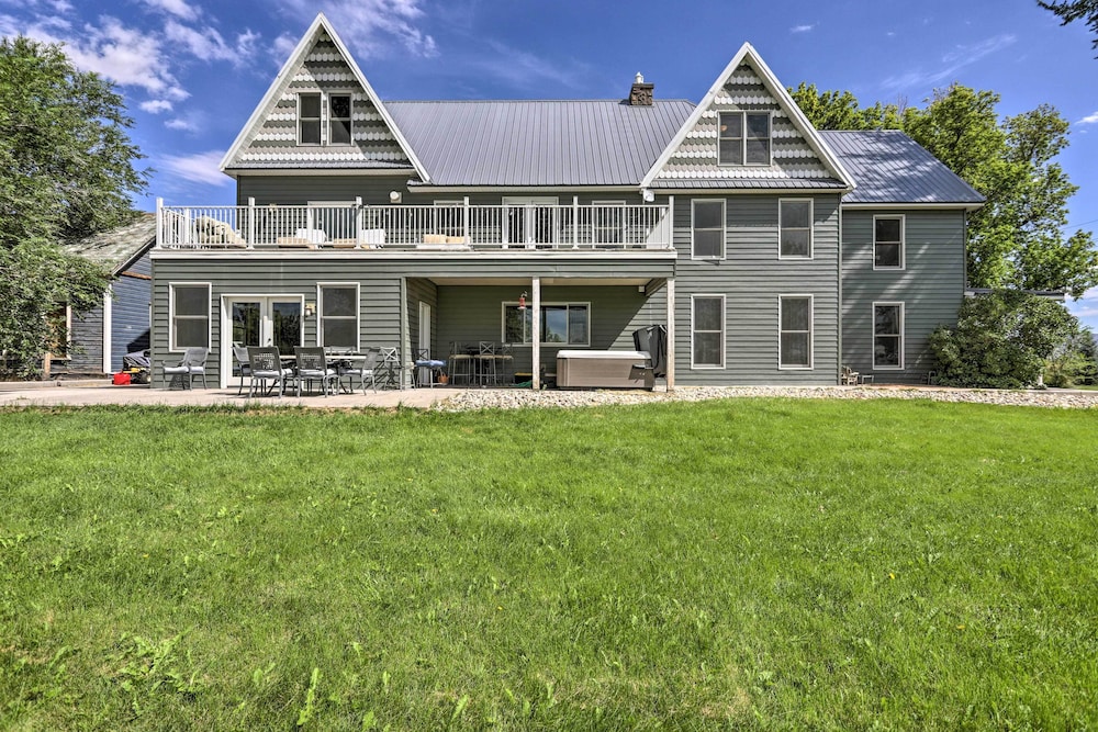Fruita Victorian Home w/ Hot Tub + Mountains! view 2