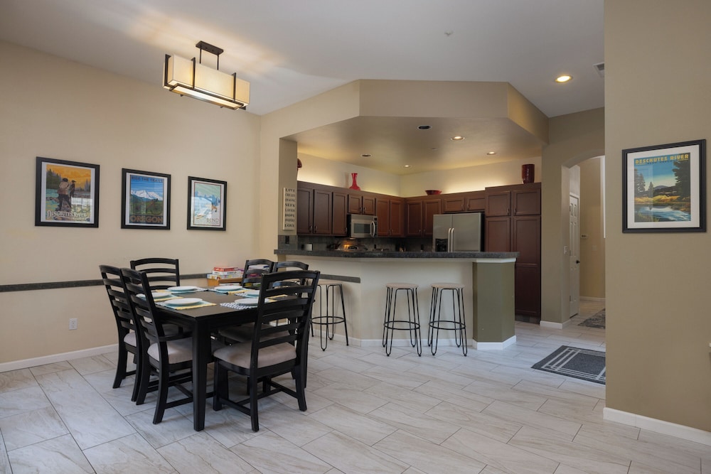 The Old Mill Retreat Sleeps 6!