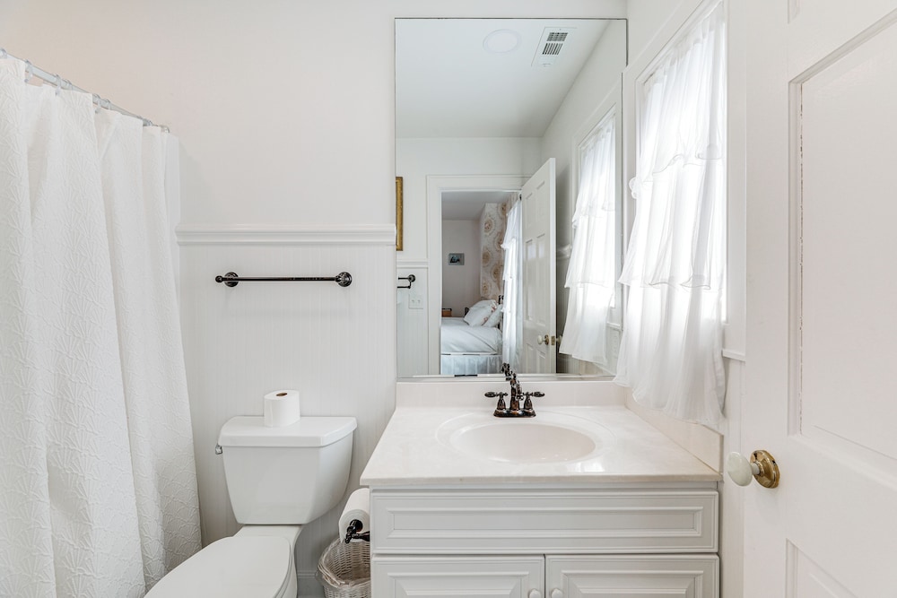 Steps to Shore: Spacious Bethany Beach Retreat