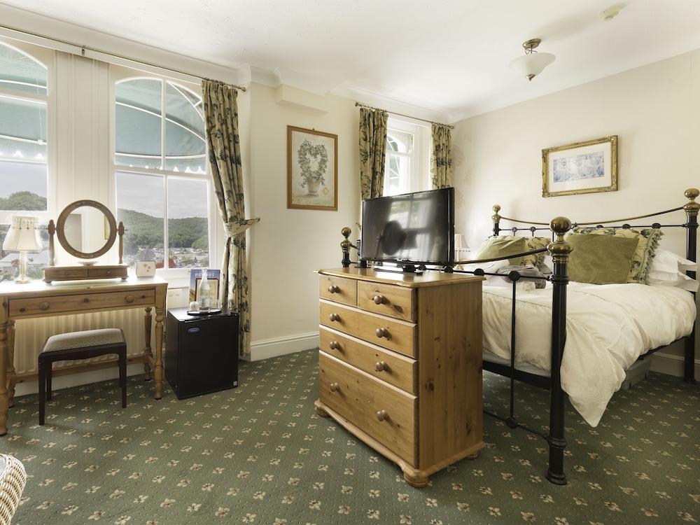 Looe Vacations - Dolphin Guest House - Property Image 4