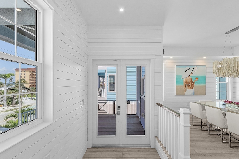673 White Sands Retreat: Bay Views, Pool, Elevator 5 Bedroom Home