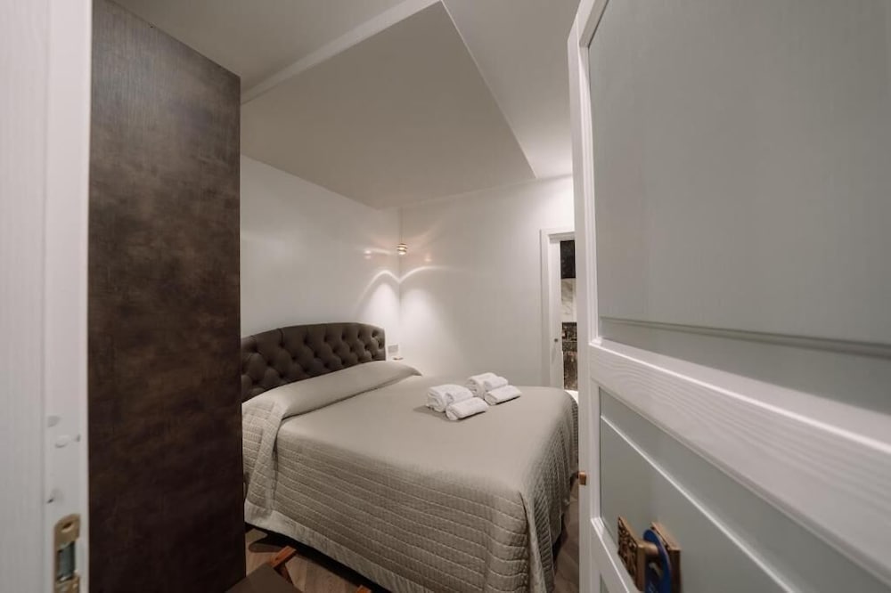 Sofia Ultra Suite Collection