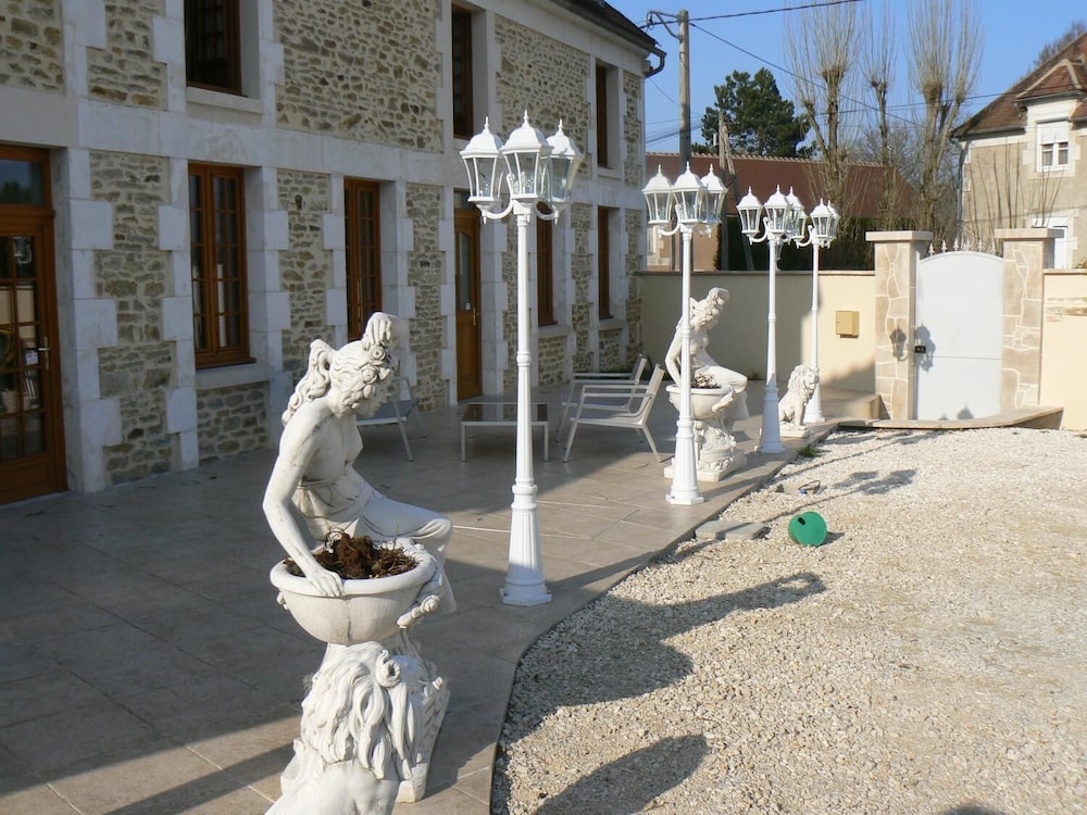 Le Manoir Des Chapelles