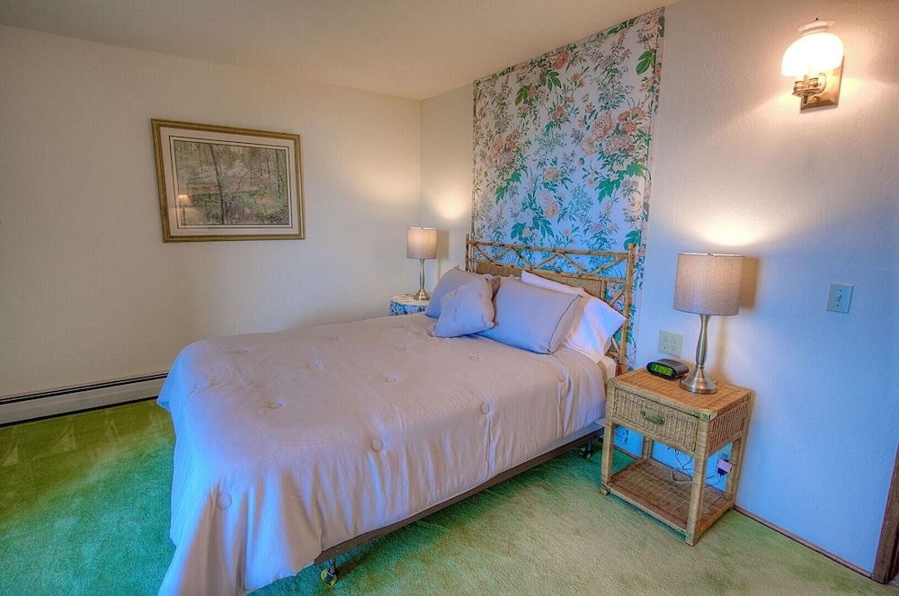Lake View Glen 4 Bedroom Home by RedAwning - Property Image 22