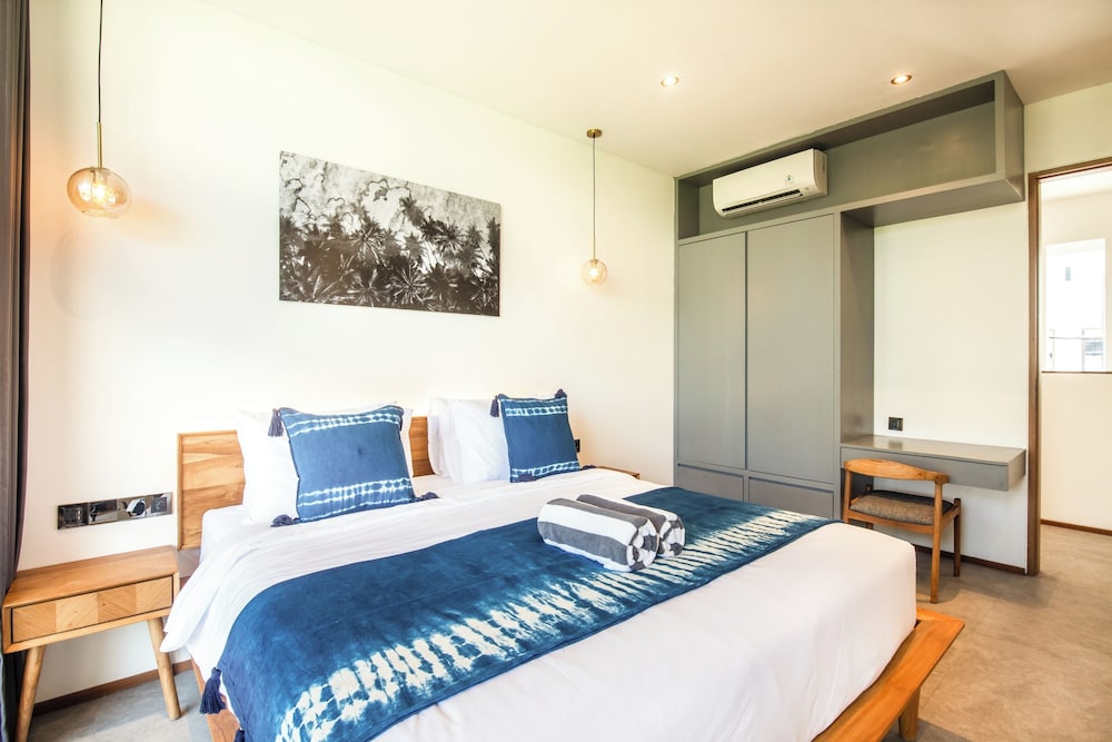 Seaside Escape: 4BR Villa, 190m to Canggu Beach