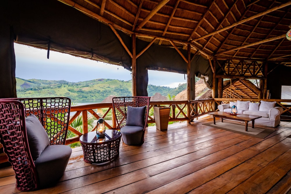 Crater Safari Lodge