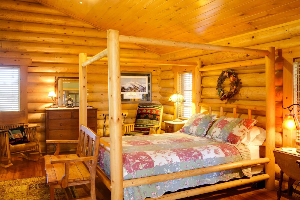 'lacy's Log Cabin' Alto Home w/ Mountain Views! view 3