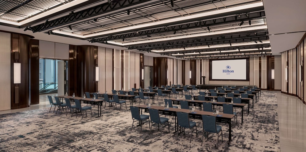 Hilton Saigon 58