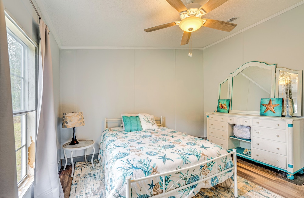Charming Farmhouse in Morriston w/ Fenced Yard