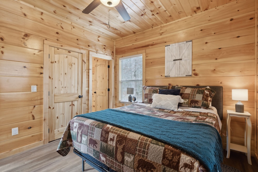 Big Bear Splash 2 Bedroom Cabin