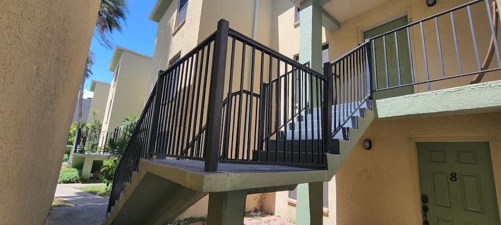 2 Levels Pool Near Beach 2 Patios 2 Bedroom Apts