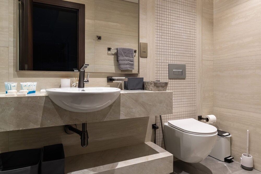 Luxurious 3Br Apt in Nobles Tower Full Burj View