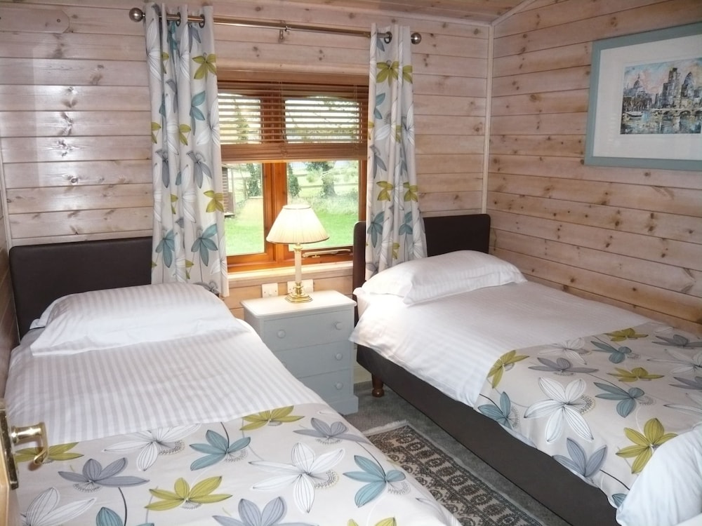 Lodge in Appledore Near Camber Sands Beach view 4
