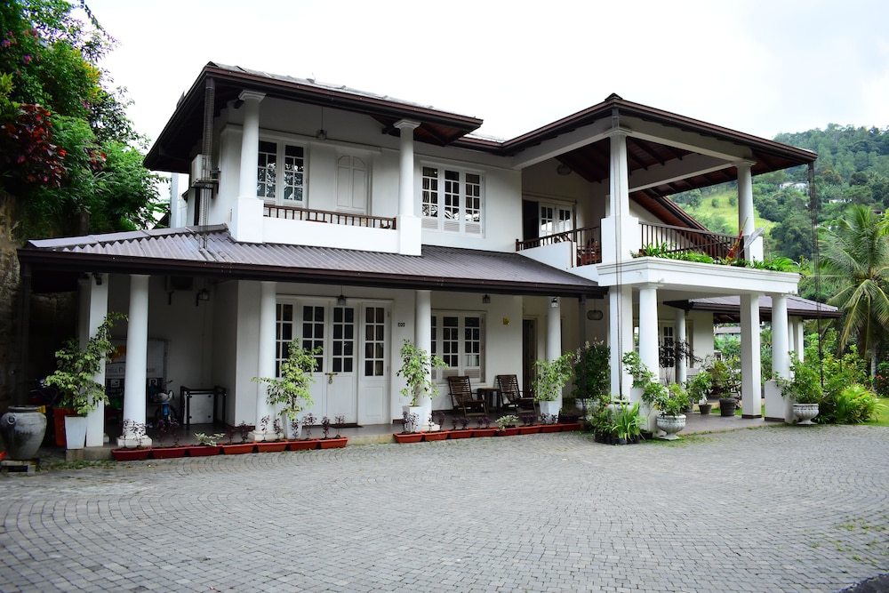 Notting Hill Country House