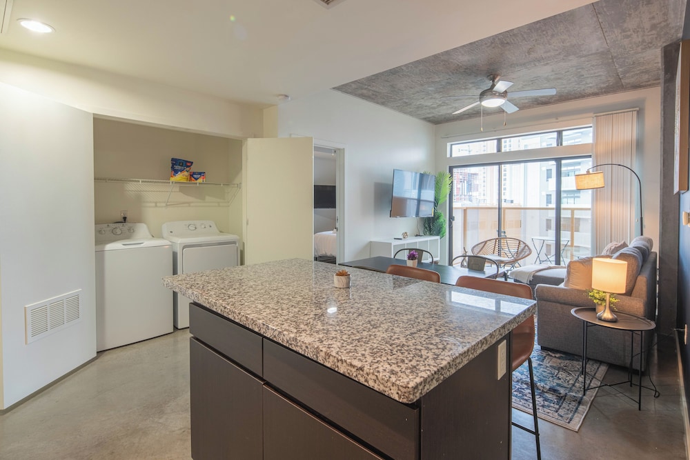 ROVE LIVING/KL - Roosevelt Point